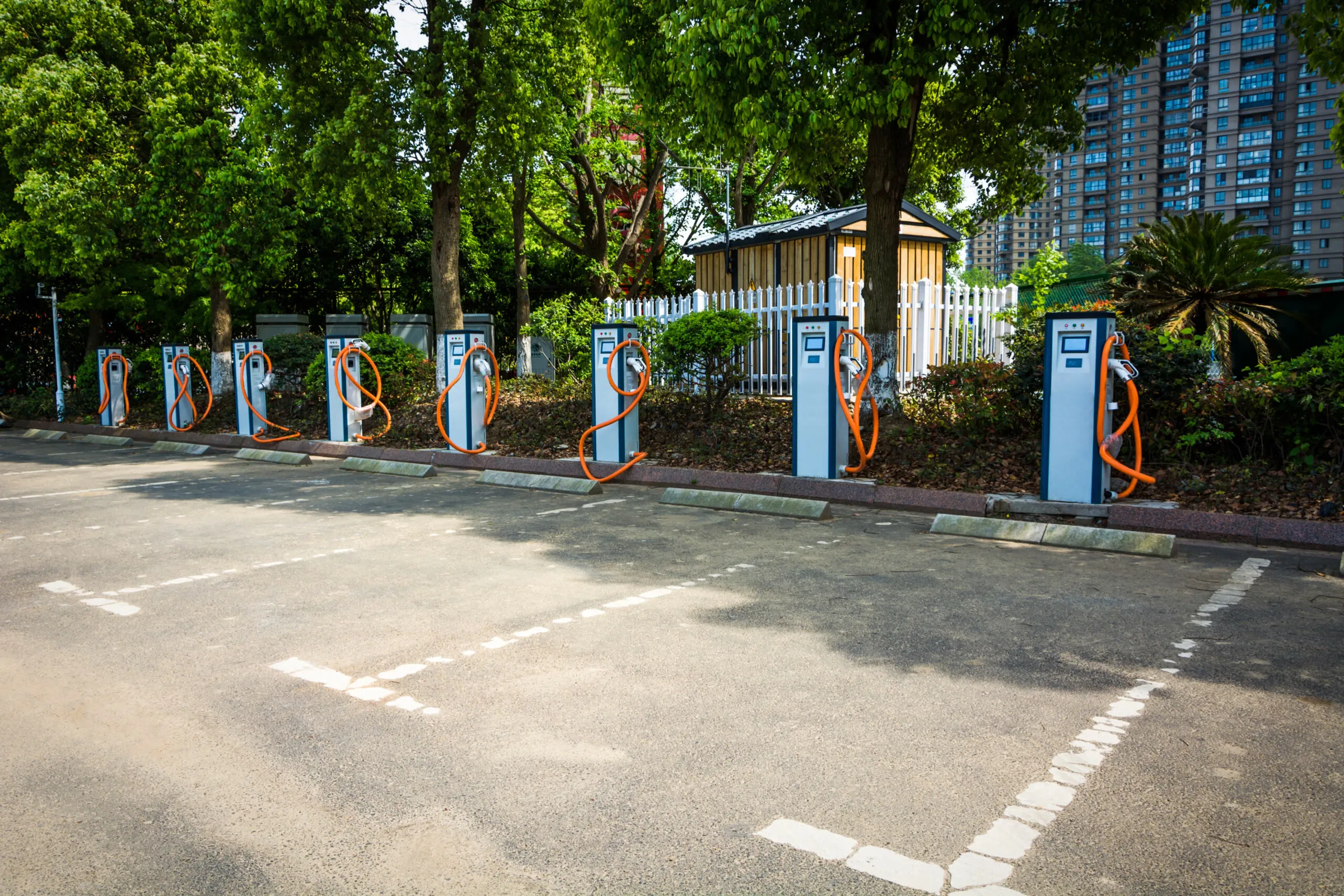 Plaza de aparcamiento para coche eléctrico