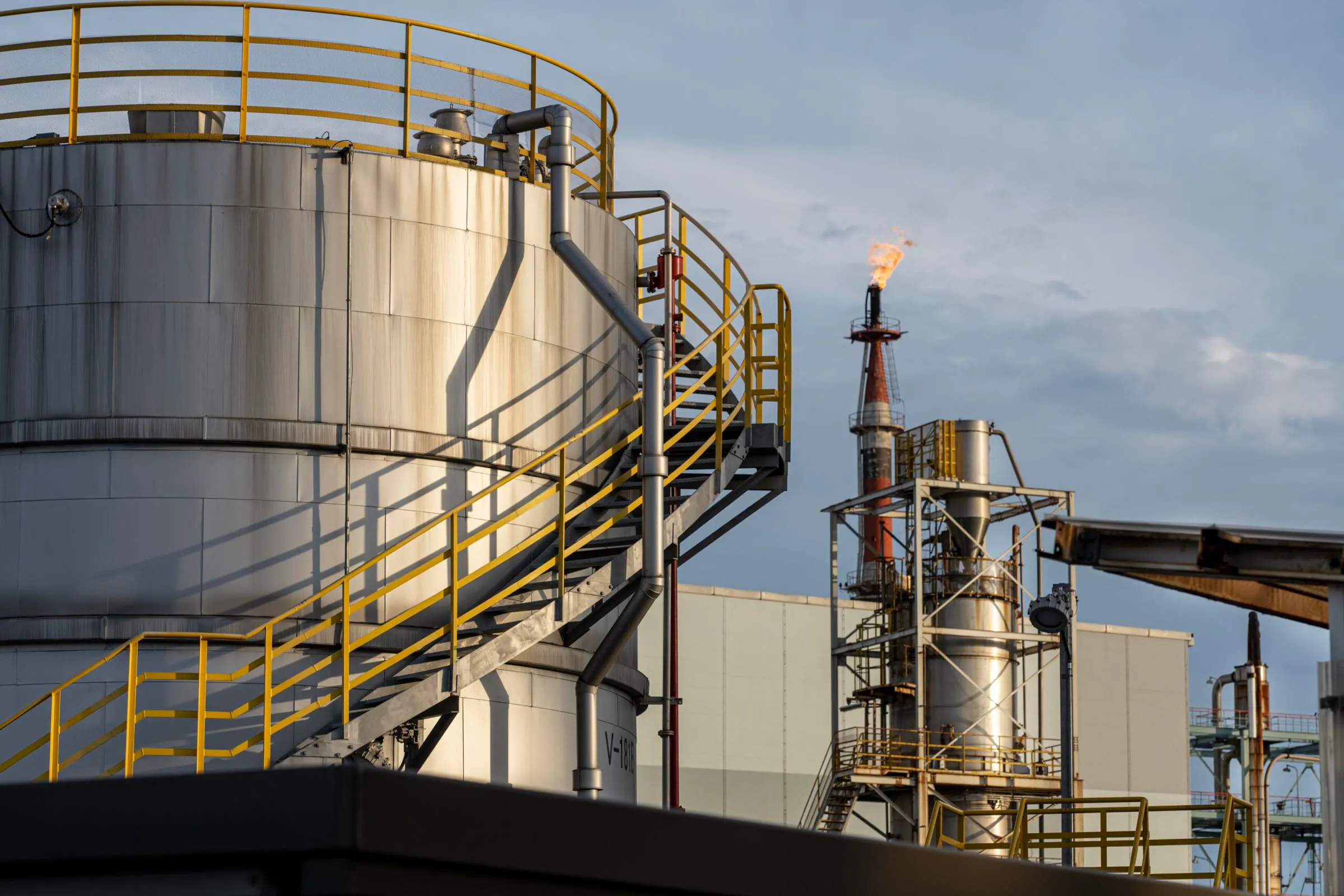 Exterior de una planta industrial